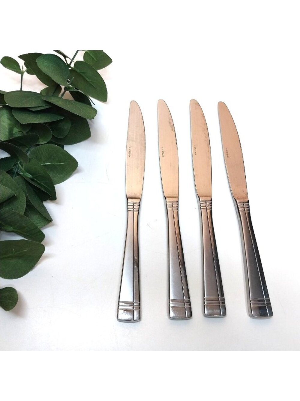 Set of 4 Amsterdam by Oneida Butter Knives Stainless Steel